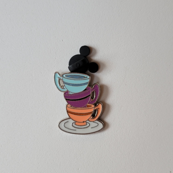 ✴️ 4/$25 Teacups Pin 124732 Alice in Wonderland Pin Set - Picture 2 of 3